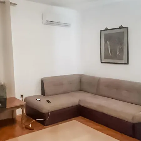 3 Bedroom Beautiful In * Debeljak