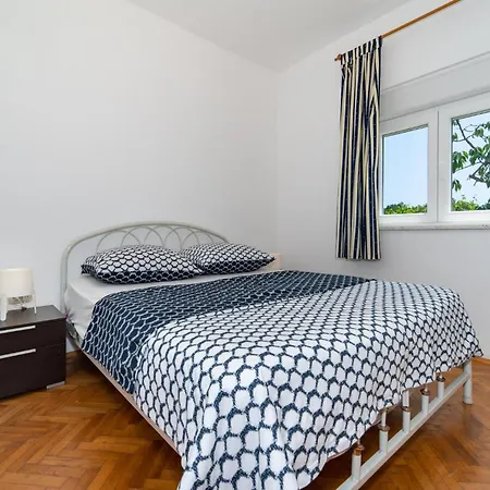 3 Bedroom Beautiful In Holiday home